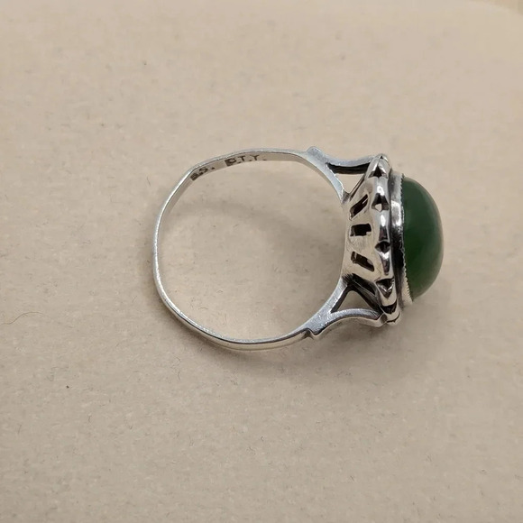 Jade  Sterling ring - Picture 4 of 5